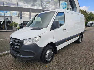 Mercedes-Benz Sprinter 517 CDI L2-H1 Handgeschakeld * Camera uit 2023