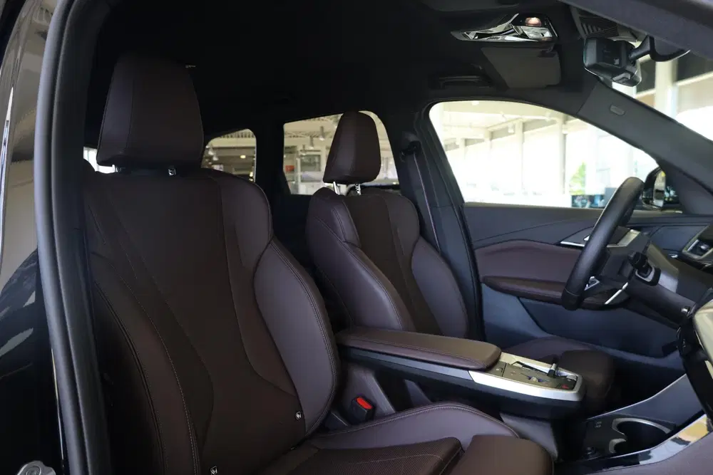 BMW iX1 eDrive20 uit 2025, foto 10