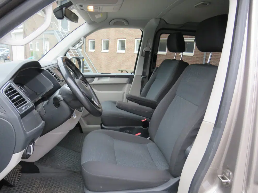Volkswagen Transporter 2.0 TDI 150Pk DSG L2H1 DC Highline * uit 2019, foto 2
