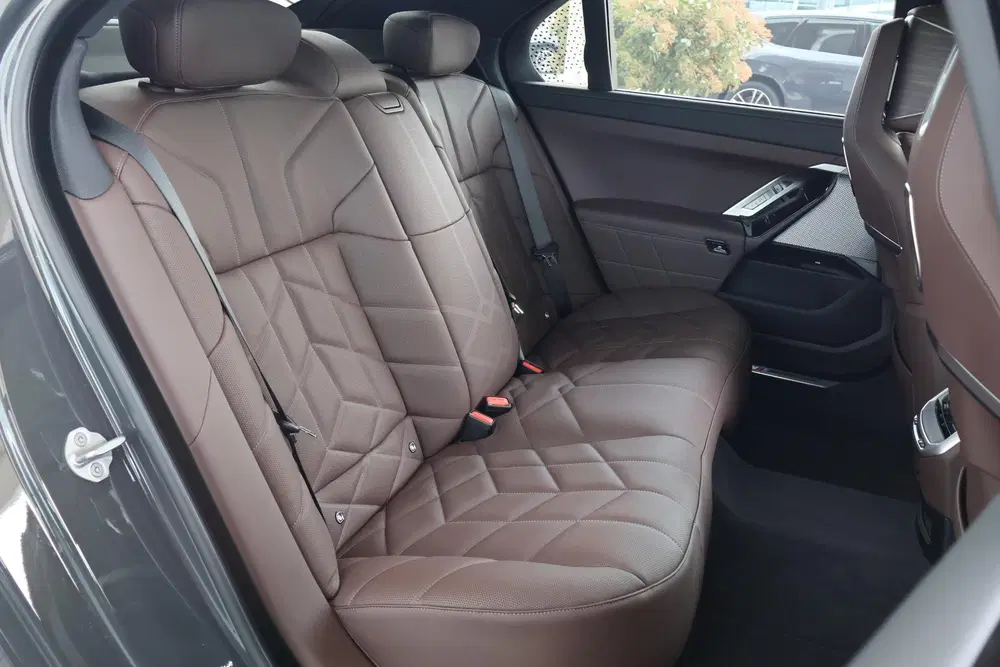 BMW i7 eDrive50 uit 2026, foto 10
