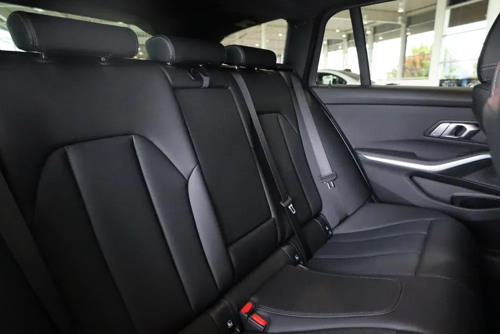 BMW 3-serie Touring 330e M Sport uit 2026, foto 10