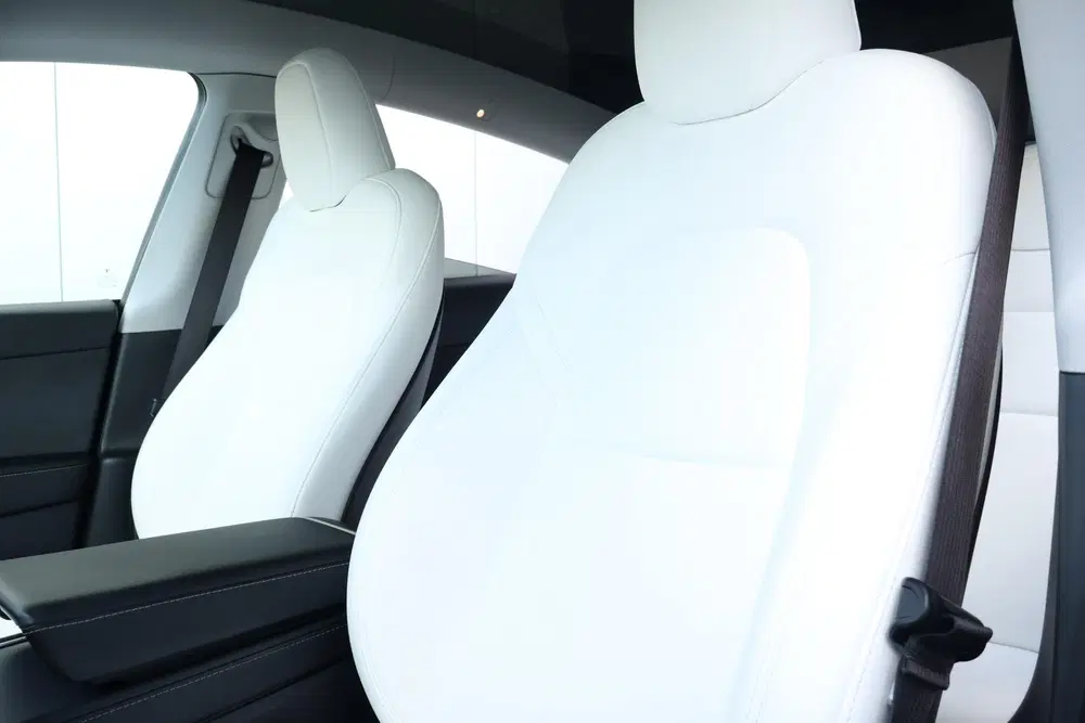 Tesla Model Y Long Range AWD 75 kWh uit 2023, foto 13