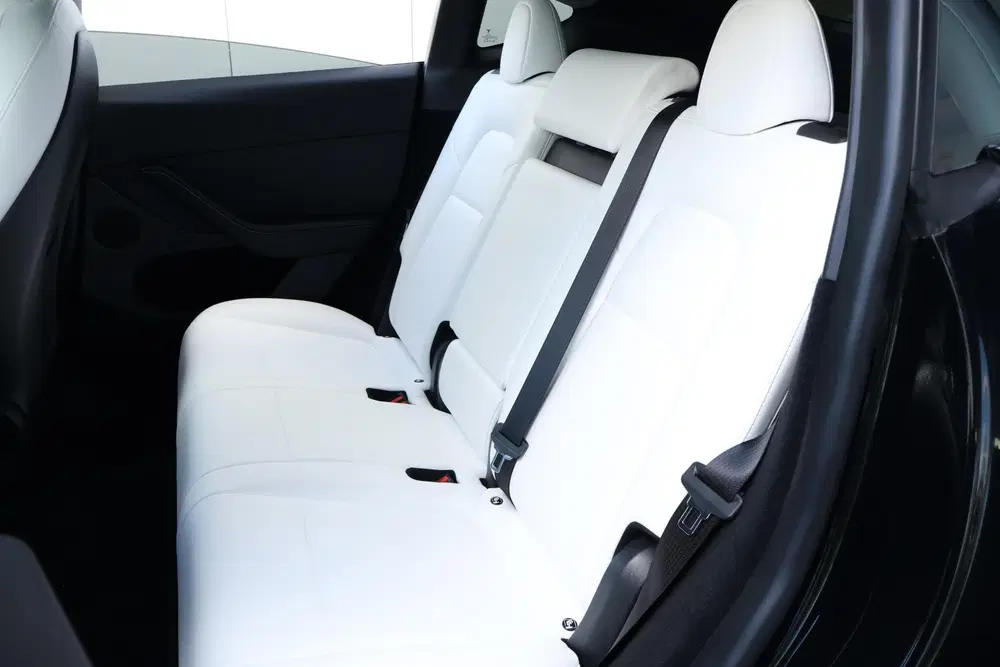 Tesla Model Y Long Range AWD 75 kWh uit 2023, foto 15