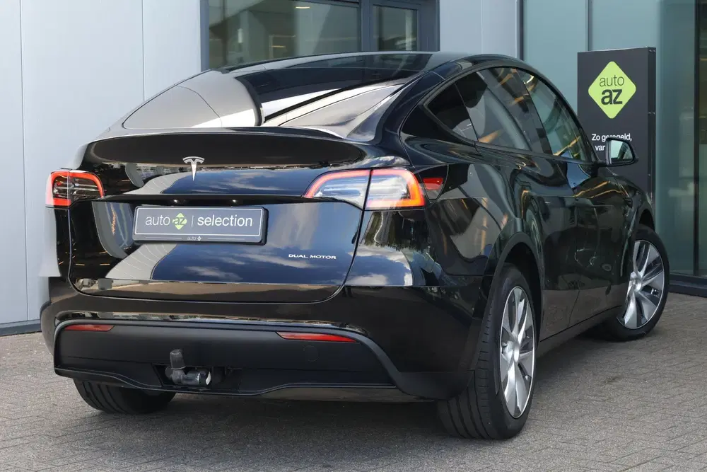 Tesla Model Y Long Range AWD 75 kWh uit 2023, foto 2