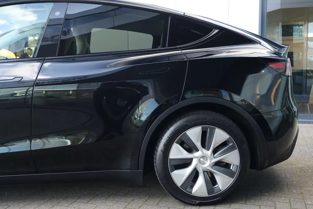 Tesla Model Y Long Range AWD 75 kWh uit 2023, foto 5