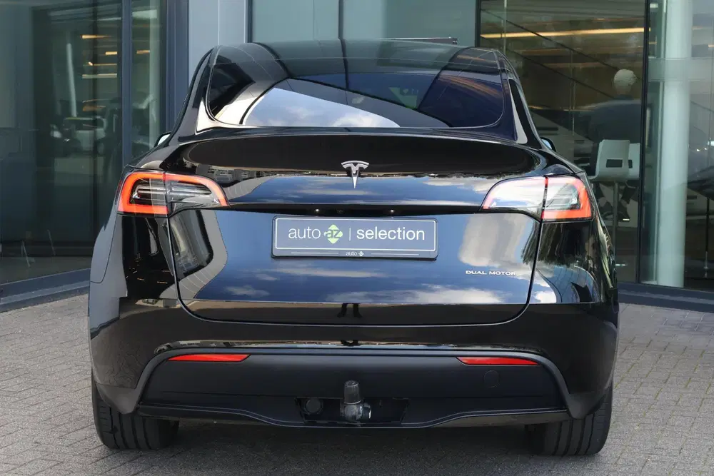 Tesla Model Y Long Range AWD 75 kWh uit 2023, foto 9