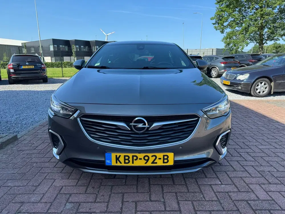 Opel Insignia SPORT 2.0 BiTurbo 4x4 GSi Exclusive uit 2019, foto 2