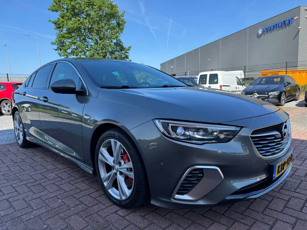 Opel Insignia SPORT 2.0 BiTurbo 4x4 GSi Exclusive uit 2019, foto 3