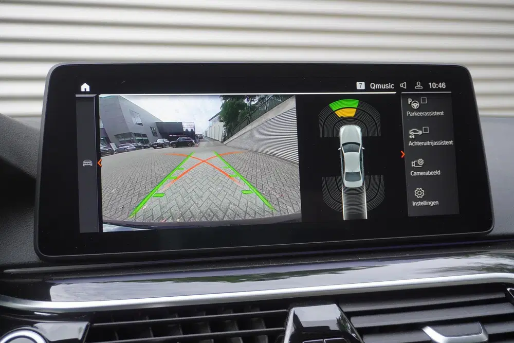 BMW 5-serie 530i Sedan uit 2020, foto 15