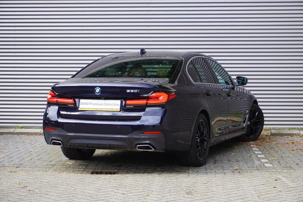 BMW 5-serie 530i Sedan uit 2020, foto 2