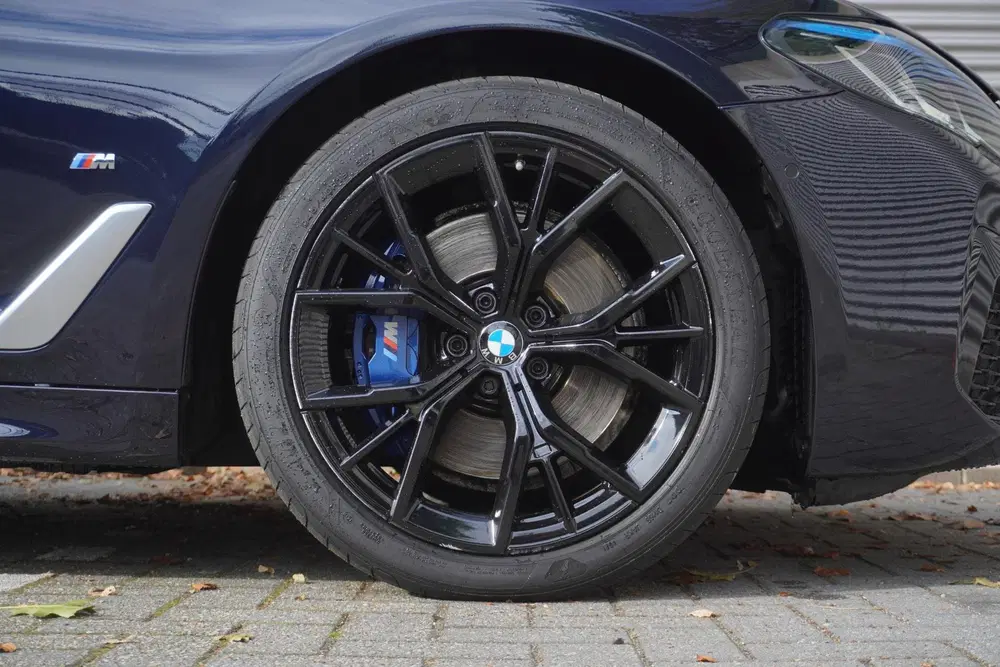BMW 5-serie 530i Sedan uit 2020, foto 6