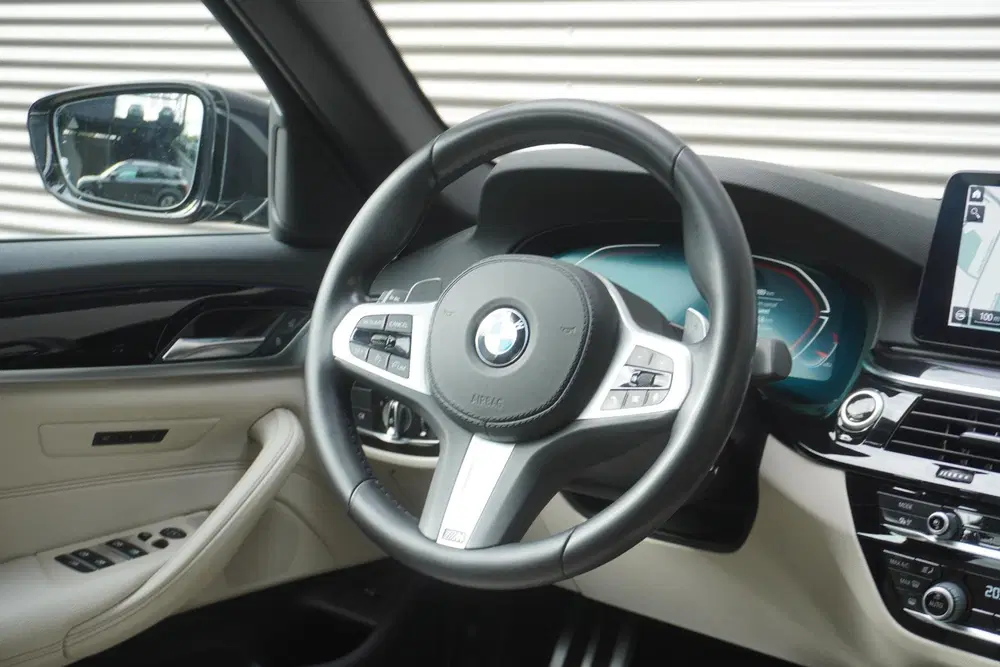 BMW 5-serie 530i Sedan uit 2020, foto 7
