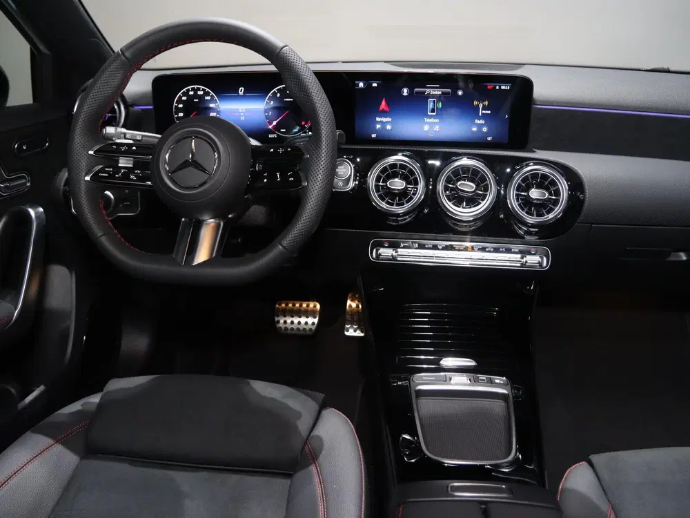 Mercedes-Benz A-Klasse 180 Business Solution AMG uit 2026, foto 10