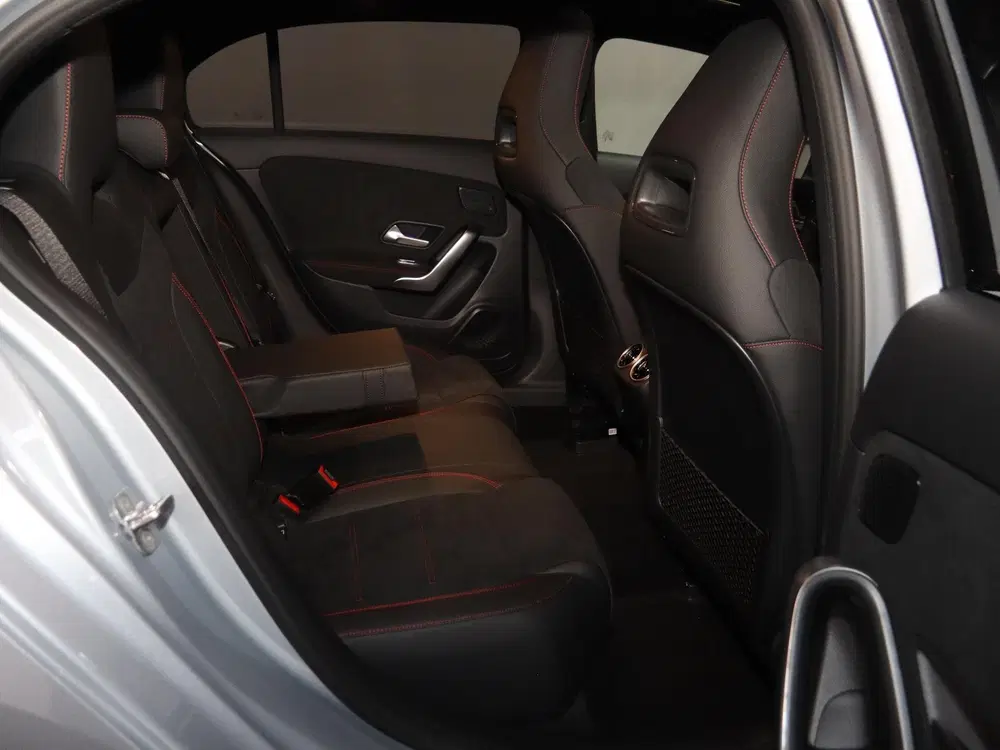 Mercedes-Benz A-Klasse 180 Business Solution AMG uit 2026, foto 11