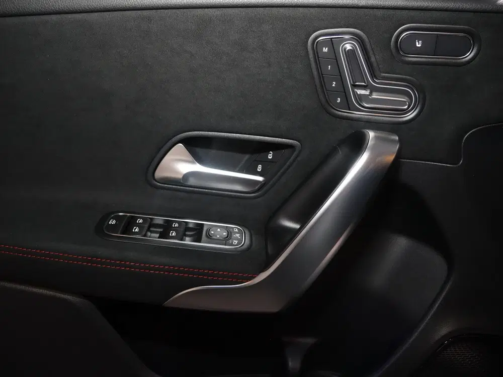 Mercedes-Benz A-Klasse 180 Business Solution AMG uit 2026, foto 13