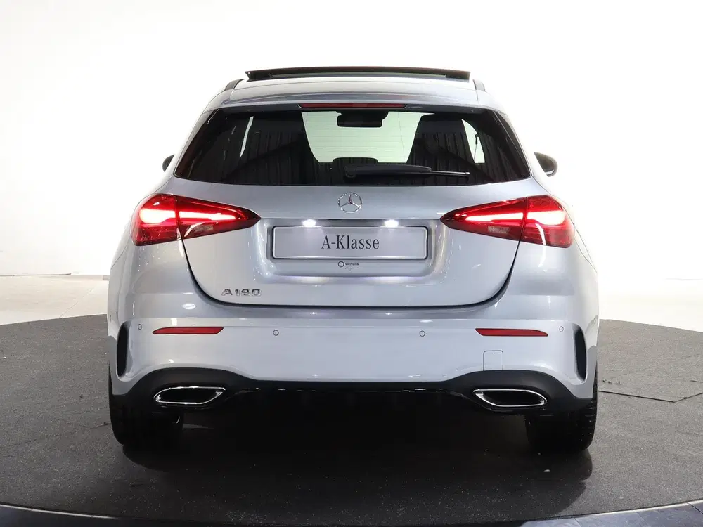 Mercedes-Benz A-Klasse 180 Business Solution AMG uit 2026, foto 4