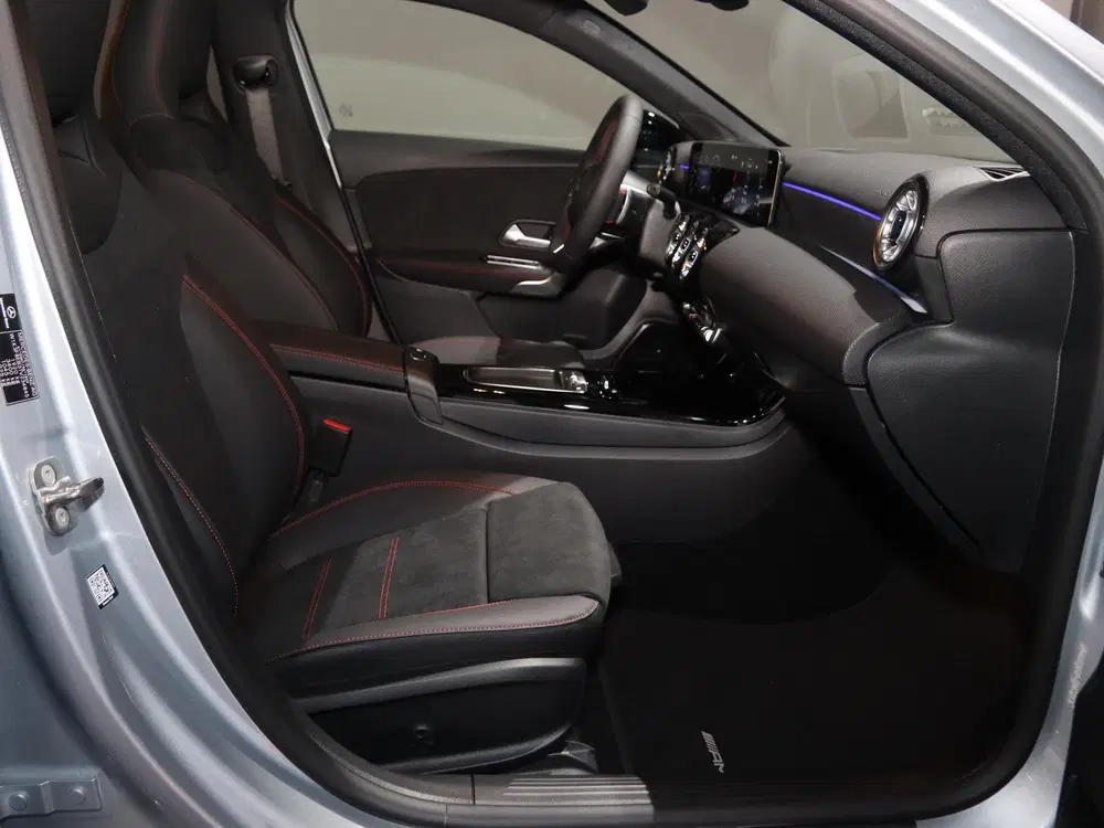 Mercedes-Benz A-Klasse 180 Business Solution AMG uit 2026, foto 8