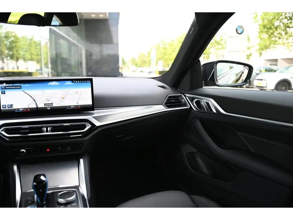 BMW i4 eDrive40 M Sport uit 2022, foto 11