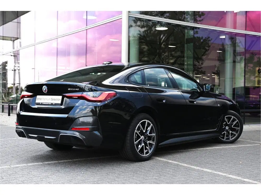 BMW i4 eDrive40 M Sport uit 2022, foto 4