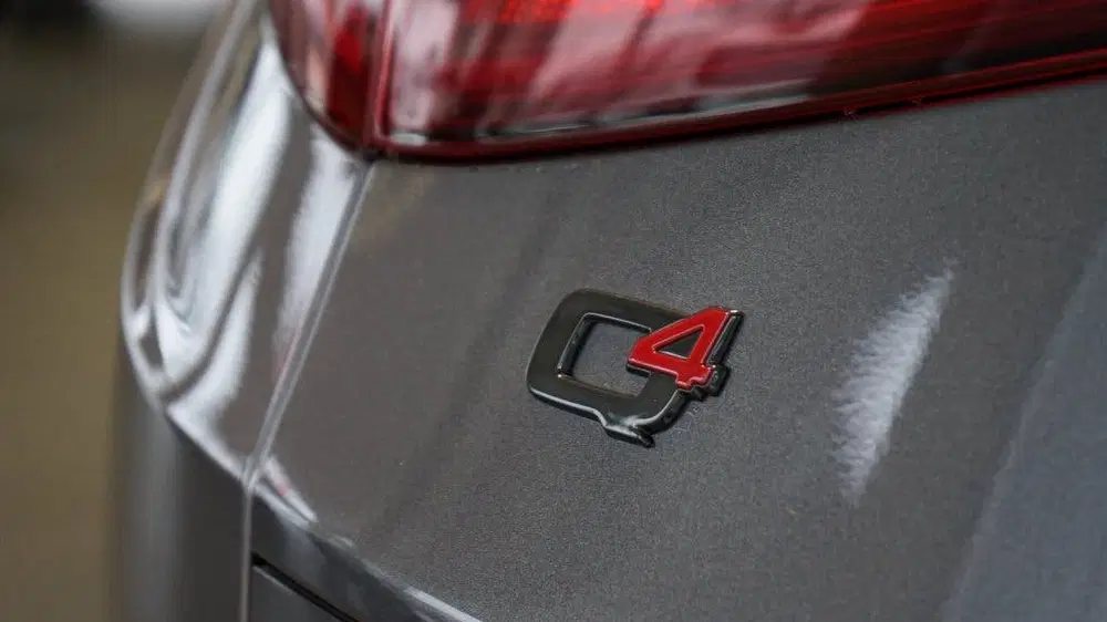 Alfa Romeo Stelvio 2.0 T AWD Veloce Lederen interieur delen uit 2021, foto 11