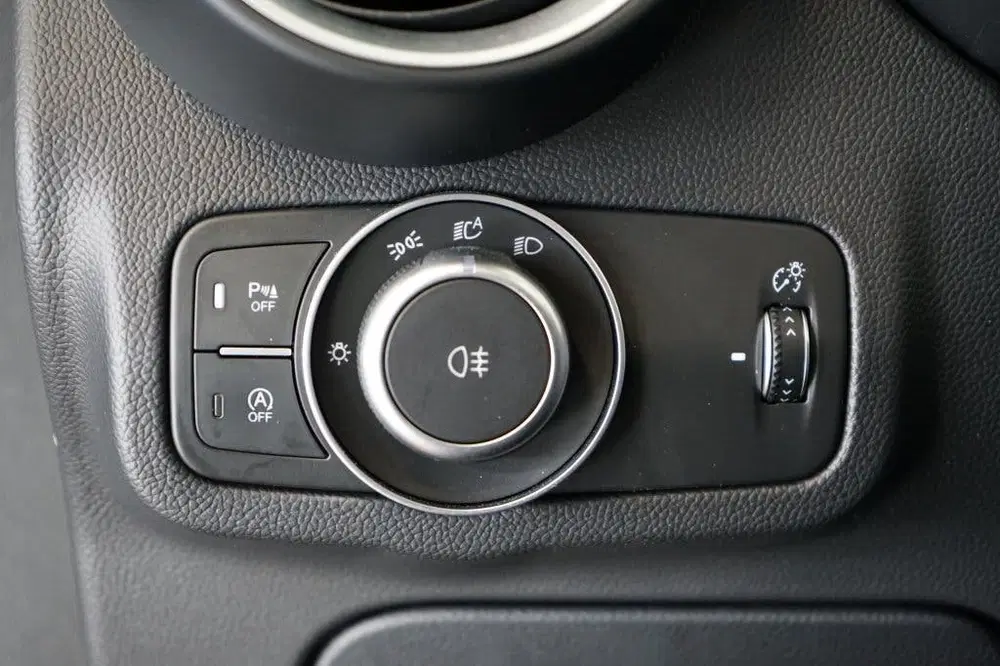 Alfa Romeo Stelvio 2.0 T AWD Veloce Lederen interieur delen uit 2021, foto 14