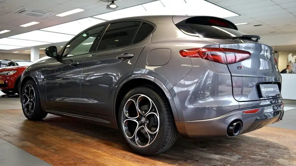 Alfa Romeo Stelvio 2.0 T AWD Veloce Lederen interieur delen uit 2021, foto 5
