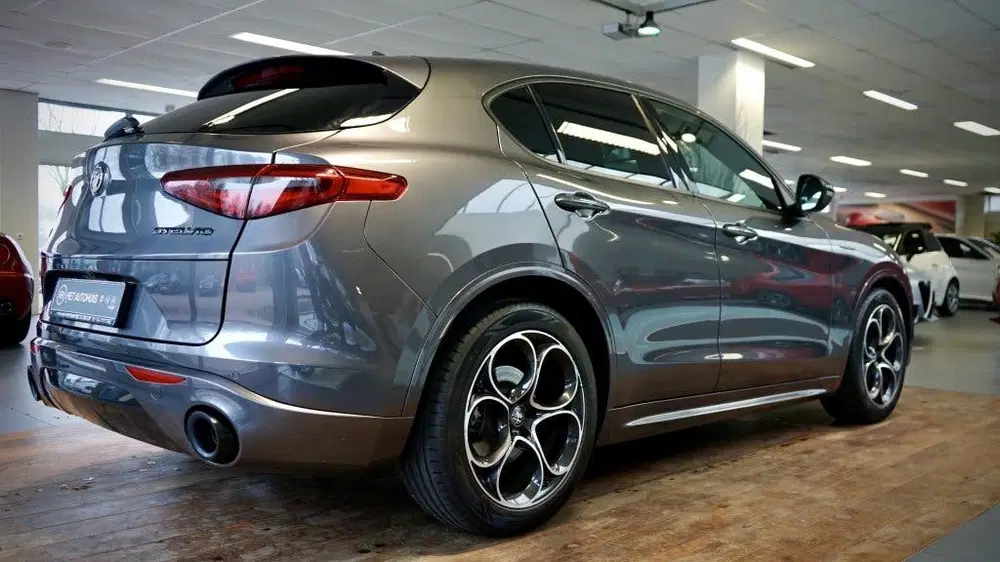 Alfa Romeo Stelvio 2.0 T AWD Veloce Lederen interieur delen uit 2021, foto 7