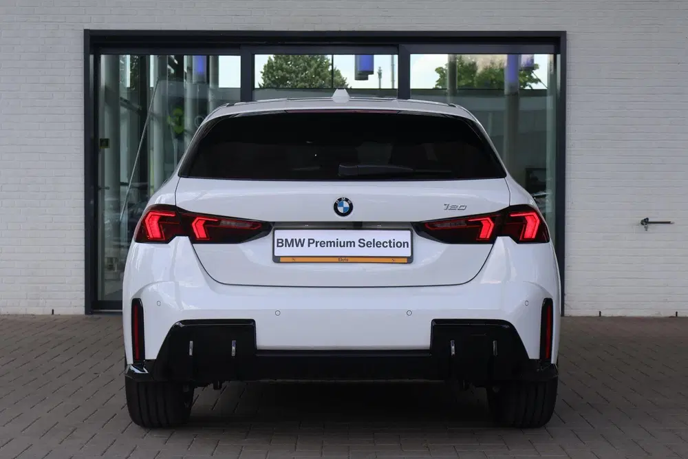 BMW 1-serie 120 M Sport Design Edition uit 2026, foto 4