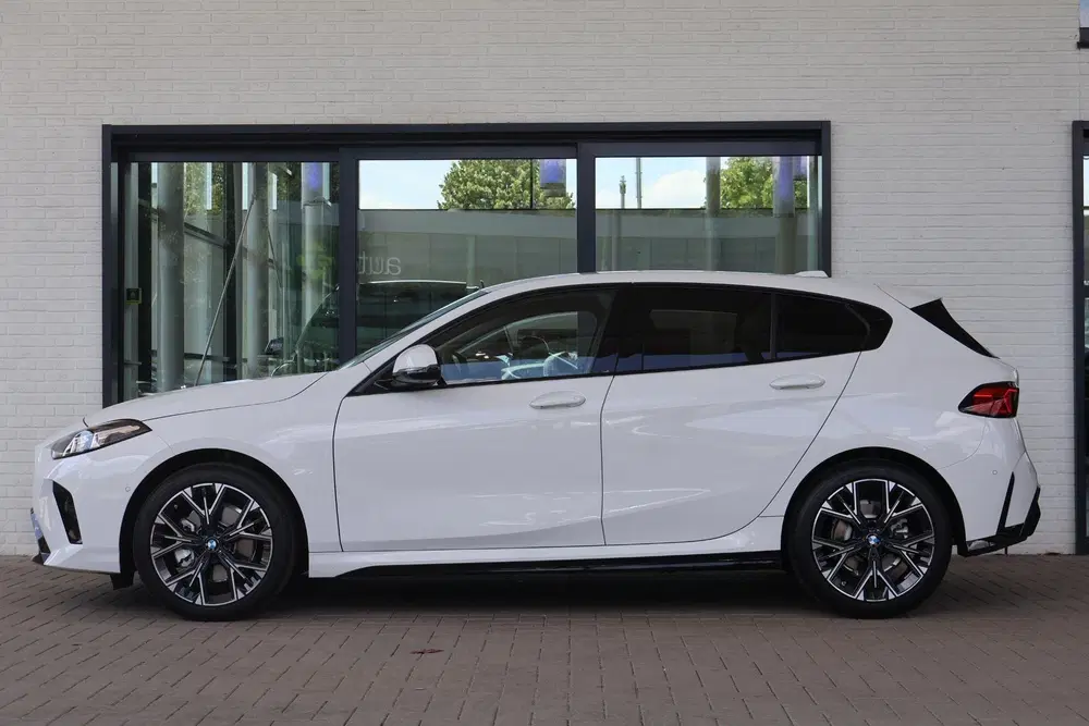 BMW 1-serie 120 M Sport Design Edition uit 2026, foto 5
