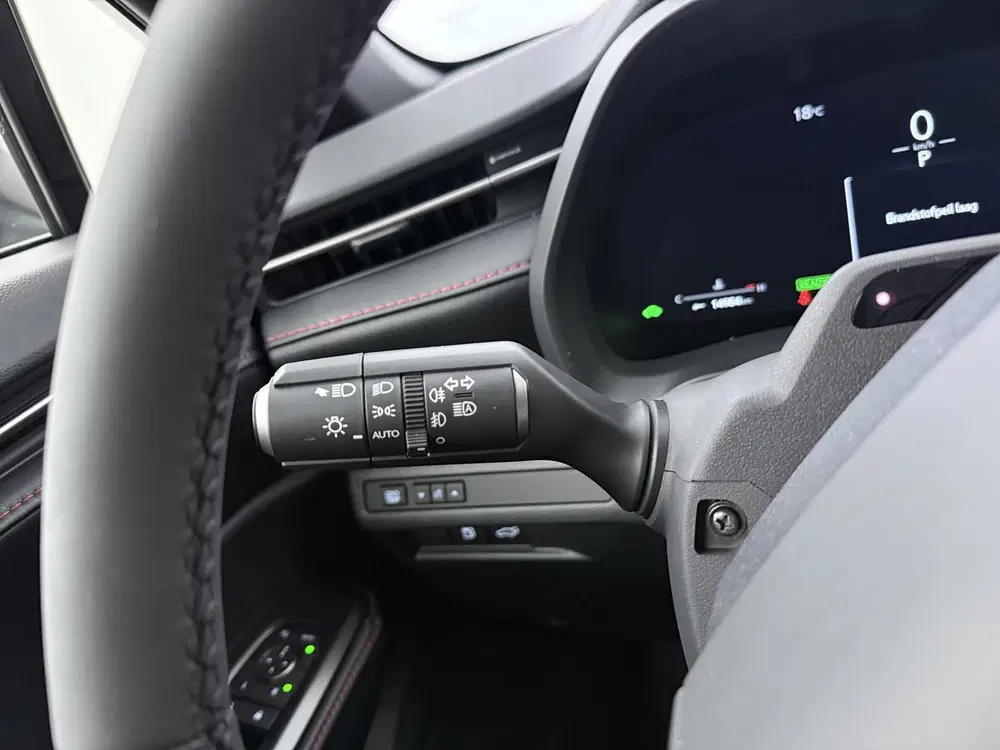 Lexus LBX Emotion 2WD uit 2026, foto 7