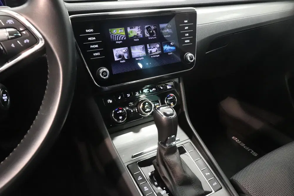 Skoda Superb 1.4 TSI iV Business Edition Plus uit 2023, foto 10