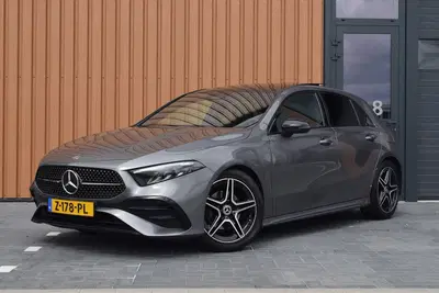 Mercedes-Benz A-Klasse 200 AMG Line Pano uit 2023