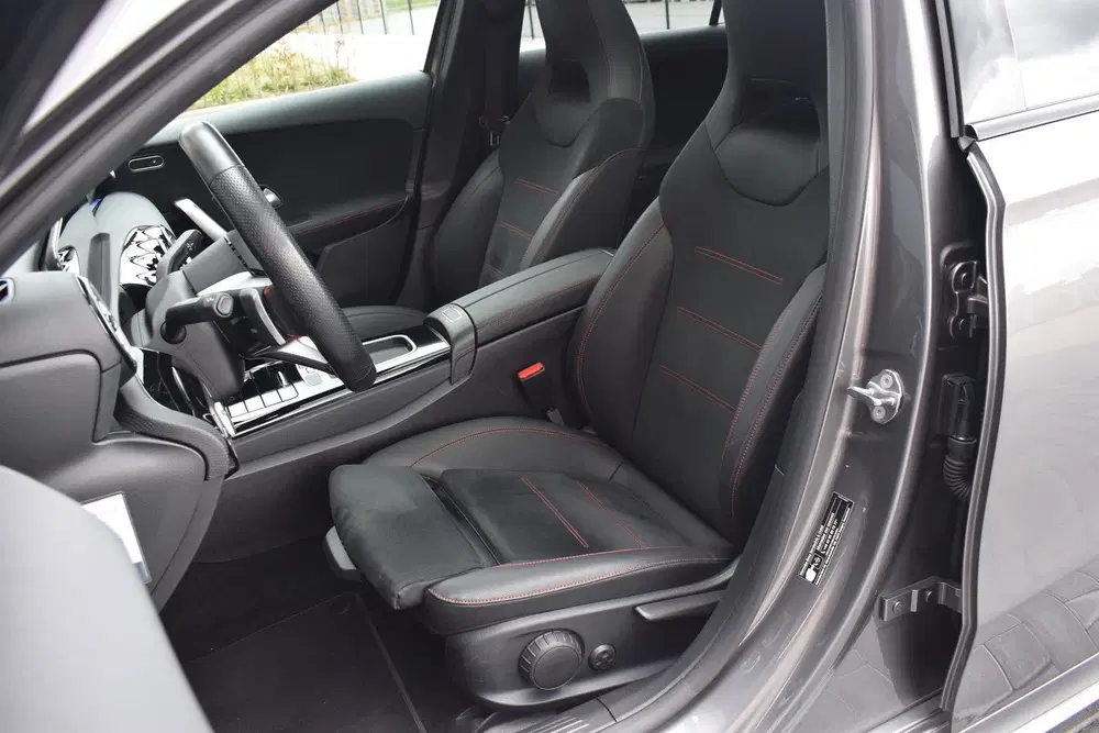 Mercedes-Benz A-Klasse 200 AMG Line Pano uit 2023, foto 10