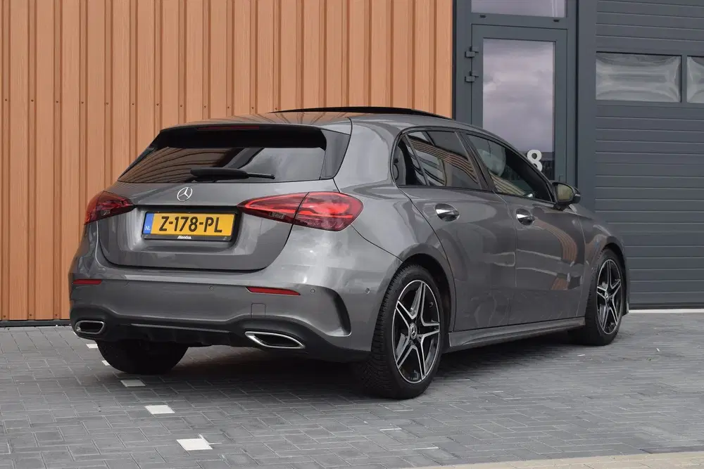 Mercedes-Benz A-Klasse 200 AMG Line Pano uit 2023, foto 4