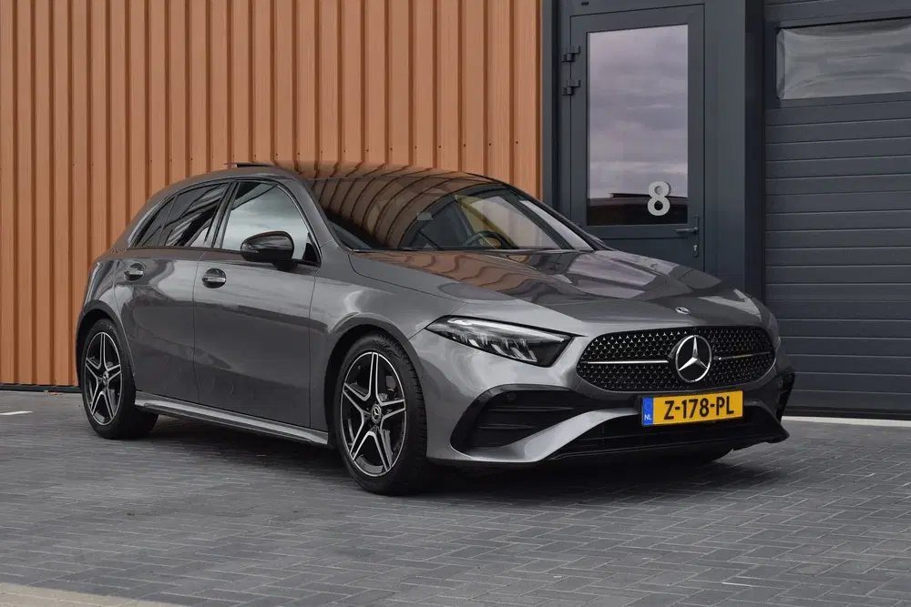 Mercedes-Benz A-Klasse 200 AMG Line Pano uit 2023, foto 5