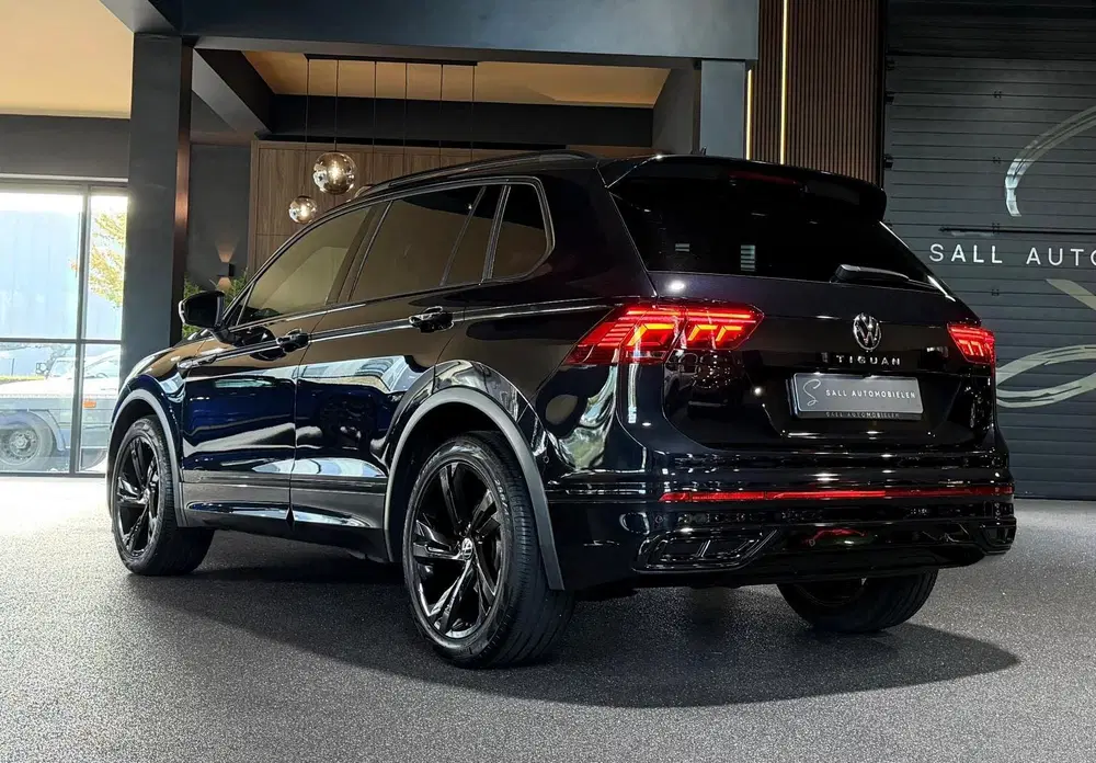 Volkswagen Tiguan 1.5 TSI R-Line Business+ R-Line uit 2021, foto 4