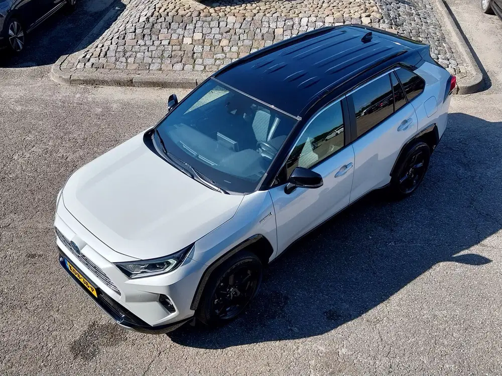 Toyota RAV 4 2.5 Hybrid AWD Bi-Tone ADAPT CRUISE CAMERA uit 2019, foto 2