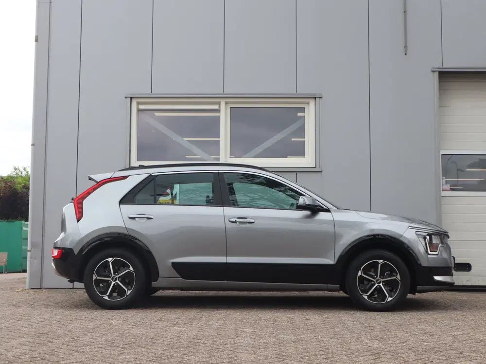 Kia Niro 1.6 GDi Hybrid DynamicLine uit 2024, foto 3