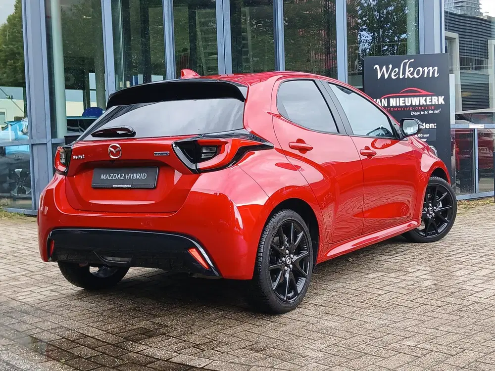 Mazda 2 1.5 Hybrid 116pk CVT Homura Plus uit 2024, foto 2