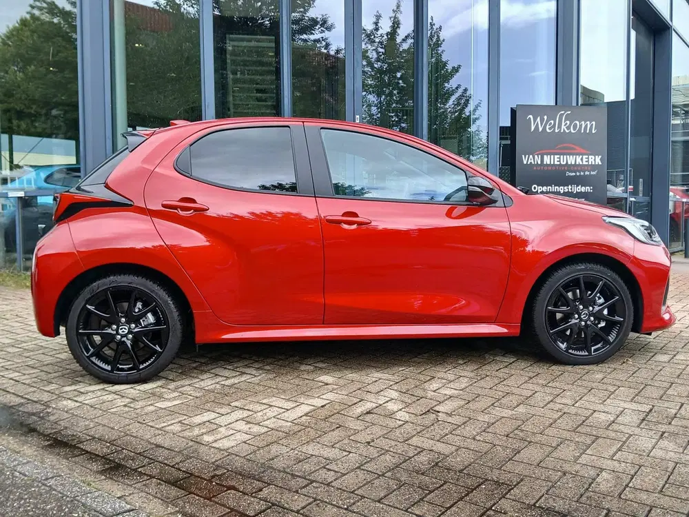Mazda 2 1.5 Hybrid 116pk CVT Homura Plus uit 2024, foto 3