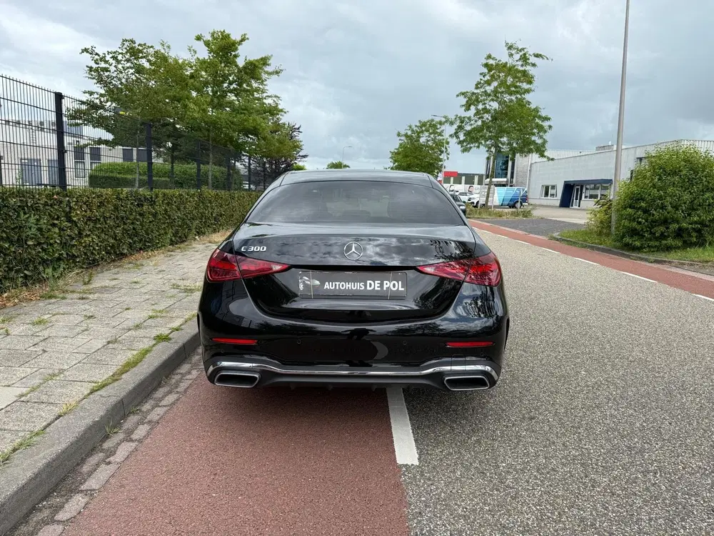 Mercedes-Benz C-Klasse 300 AMG Line DISTRONIC Actieve Stuur uit 2021, foto 12