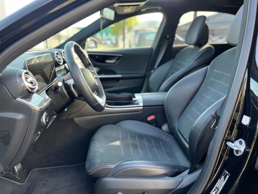 Mercedes-Benz C-Klasse 300 AMG Line DISTRONIC Actieve Stuur uit 2021, foto 6