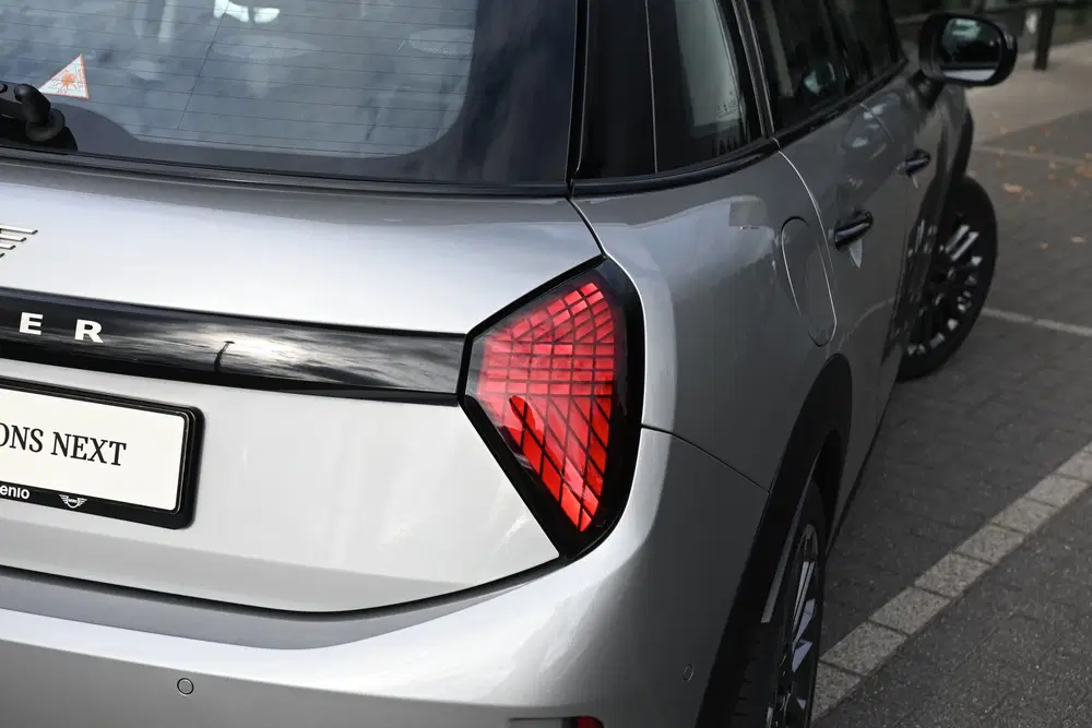 Mini Hatchback Cooper C Automaat uit 2025, foto 11