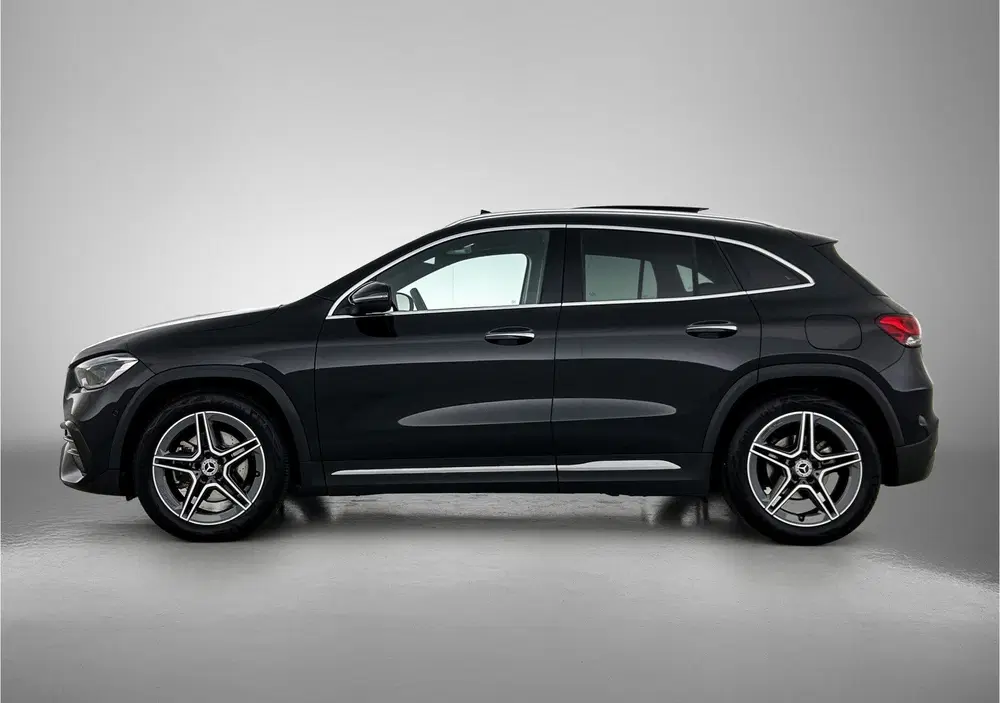 Mercedes-Benz GLA 200 AMG Line uit 2020, foto 3