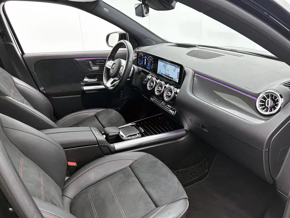 Mercedes-Benz GLA 200 AMG Line uit 2020, foto 7