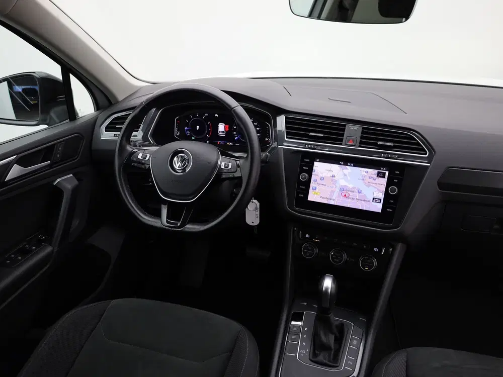 Volkswagen Tiguan 1.5 TSI ACT Highline Business R uit 2020, foto 2
