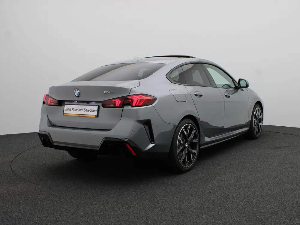 BMW 2-serie Gran Coupé 220 M Sportpakket uit 2025, foto 2