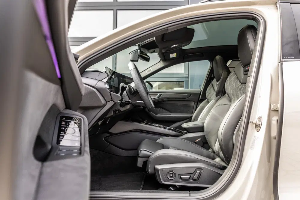 Audi A6 2.0 e-hybrid 367pk quattro S edition Compe uit 2026, foto 4