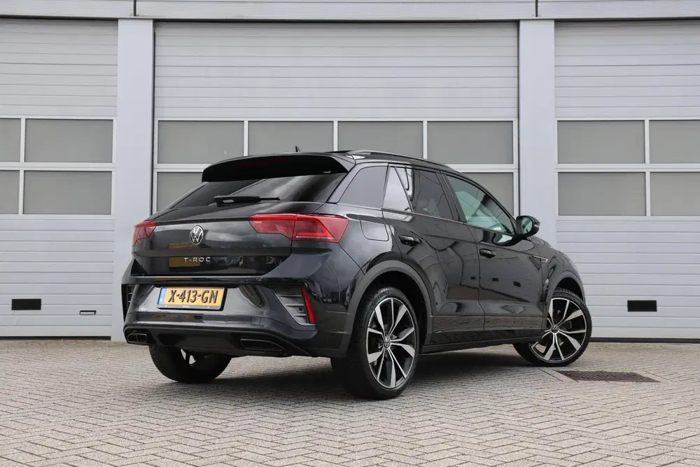 Volkswagen T-Roc 1.5 TSI 150pk DSG R-Line Business uit 2023, foto 2