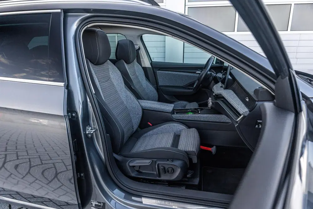 Skoda Superb 1.5 TSI 150pk DSG MHEV First Edition uit 2024, foto 15
